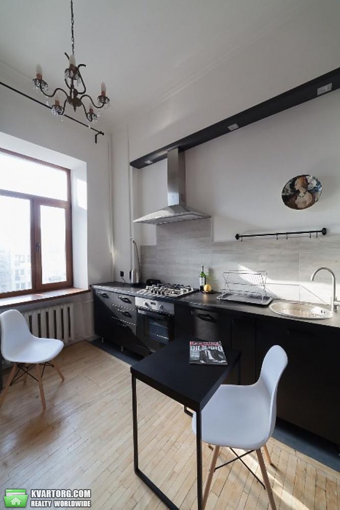 Rent out 1-room apartment. Киев,  Почайнинская — photo 2