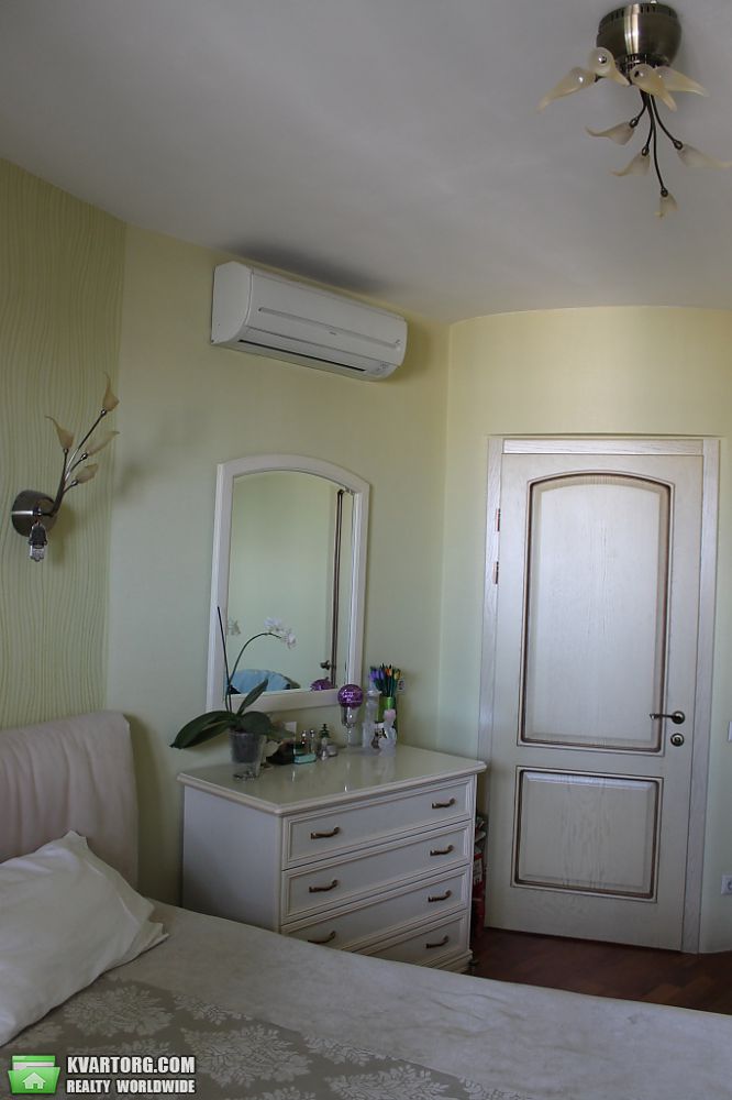 Sell 3-room apartment. Киев,  Курская — photo 10