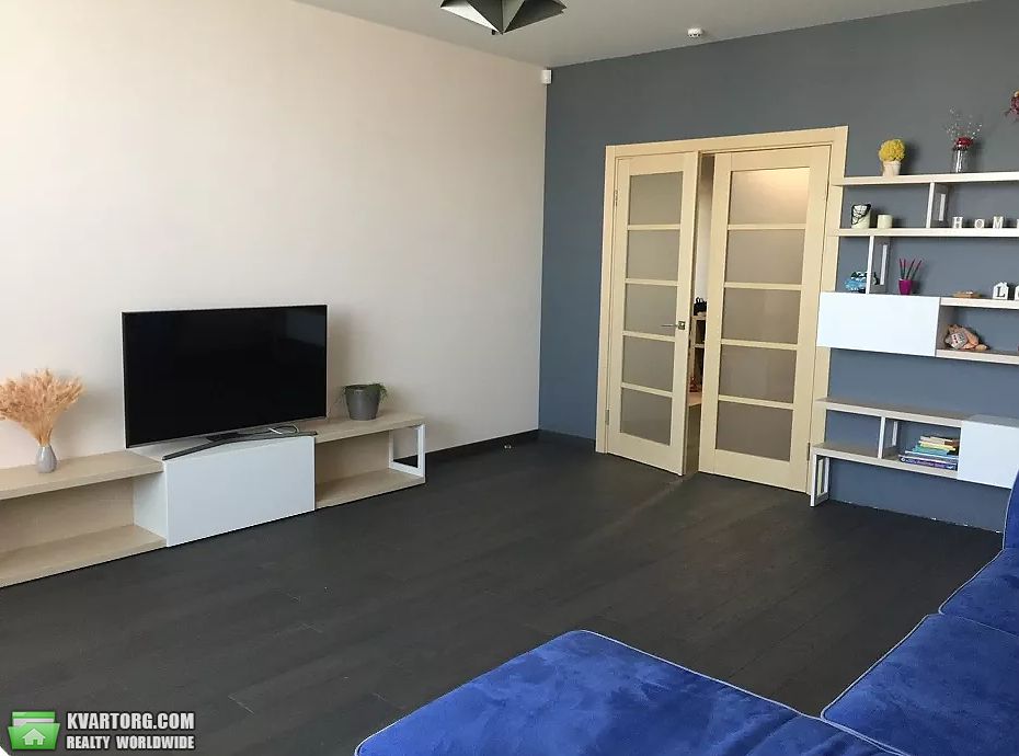 Rent out 3-room apartment. Киев,  Рижская — photo 1