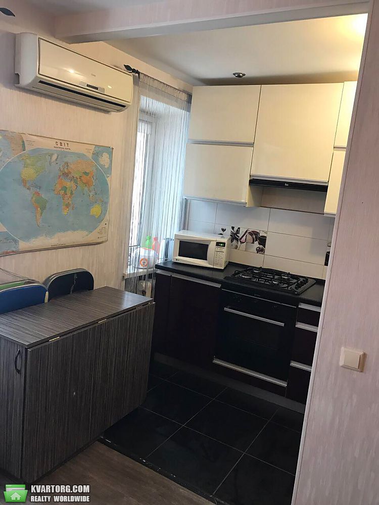 Sell 1-room apartment. Киев,  Дегтяревская — photo 4