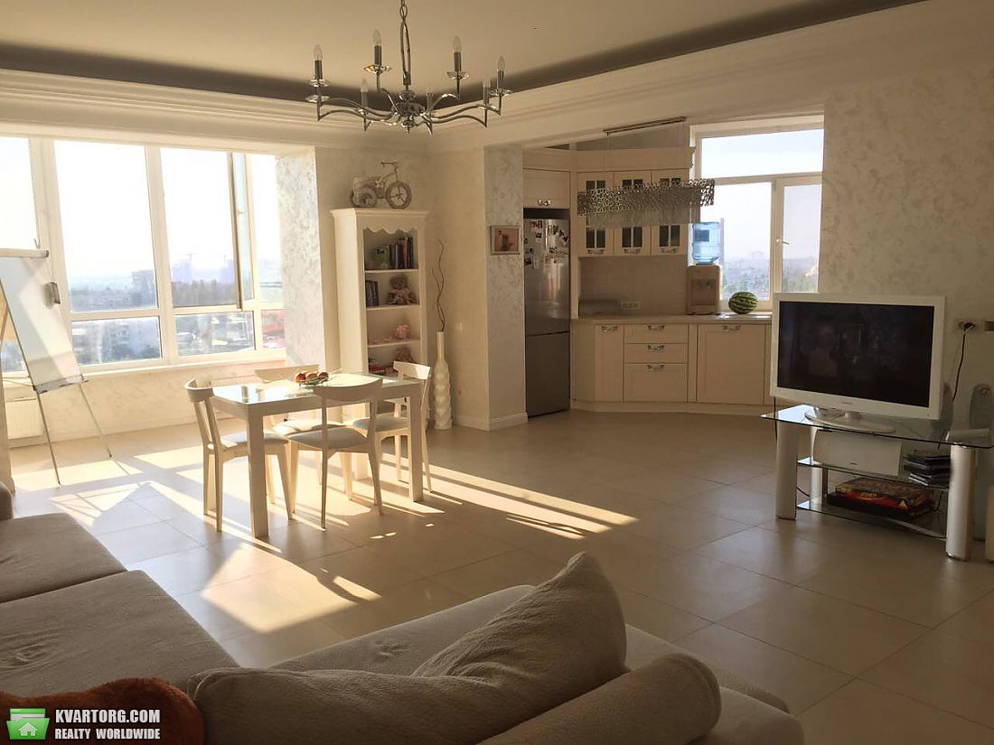 Rent out 2-room apartment. Одесса, Левитана — photo 1