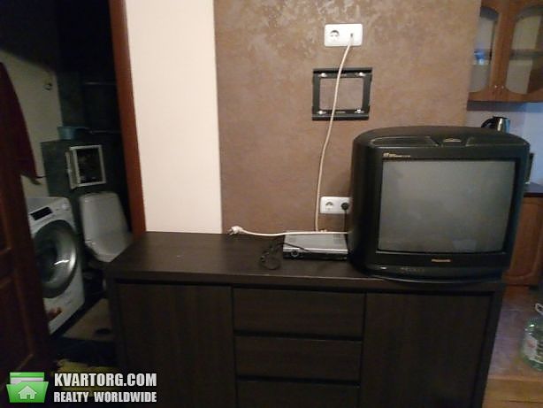 Rent out 1-room apartment. Киев,  Киквидзе — photo 1