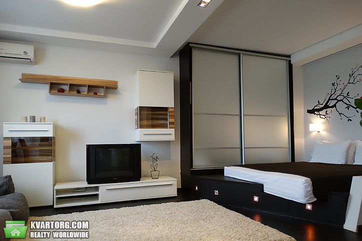 Rent out 1-room apartment. Днепропетровск, Набережная Победы — photo 1