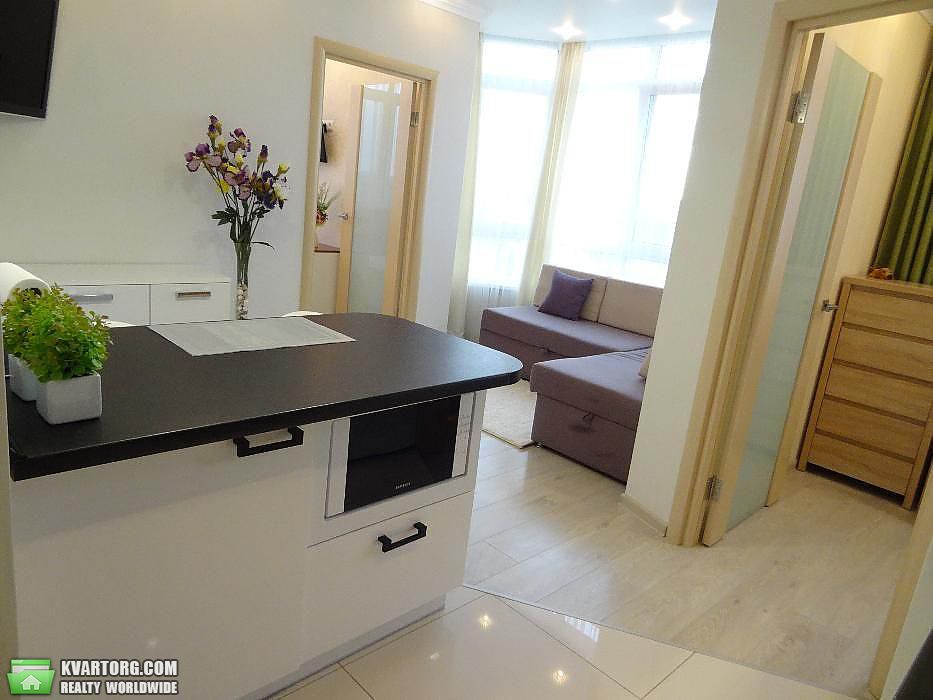 Rent out 2-room apartment. Киев,  Бажана — photo 5