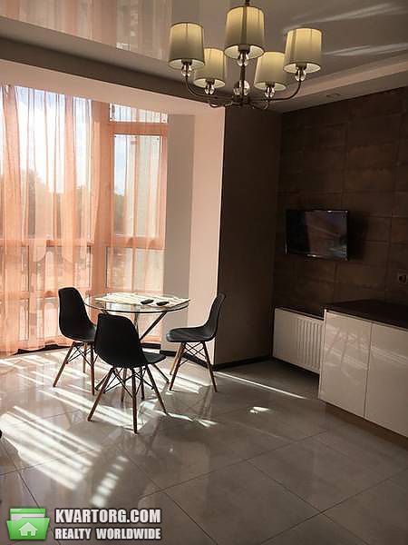 Rent out 2-room apartment. Киев,  Герцена — photo 3