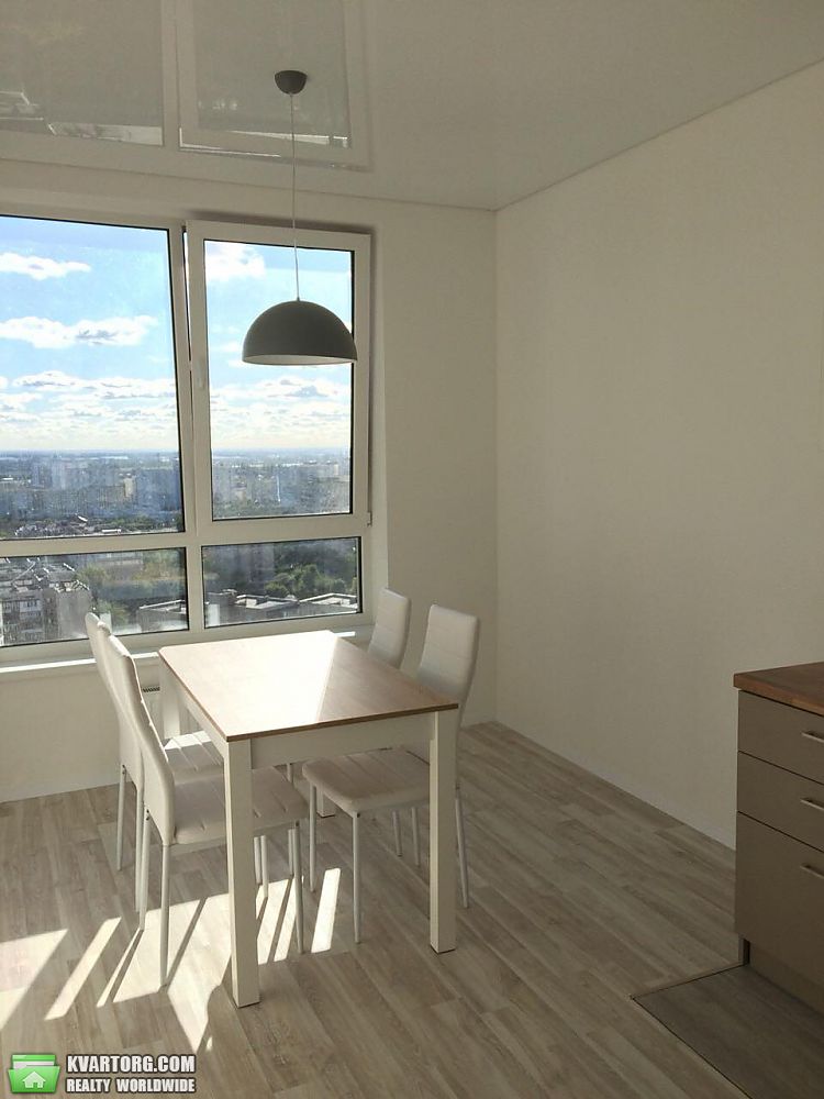 Sell 1-room apartment. Киев,  Соломенская — photo 1