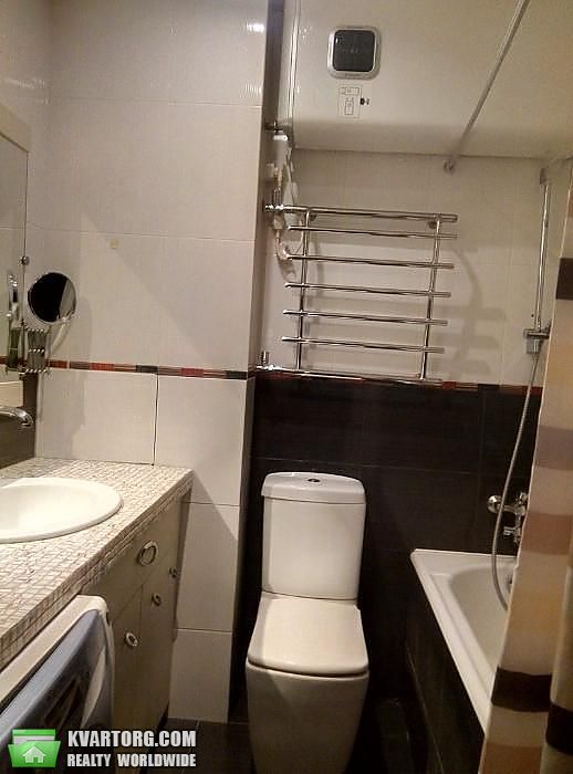 Rent out 2-room apartment. Киев,  Чавдар — photo 5