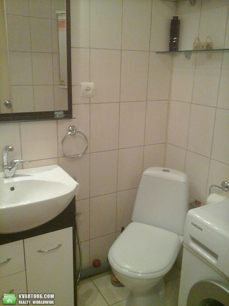 Rent out 2-room apartment. Киев,  Богдана Хмельницкого — photo 3