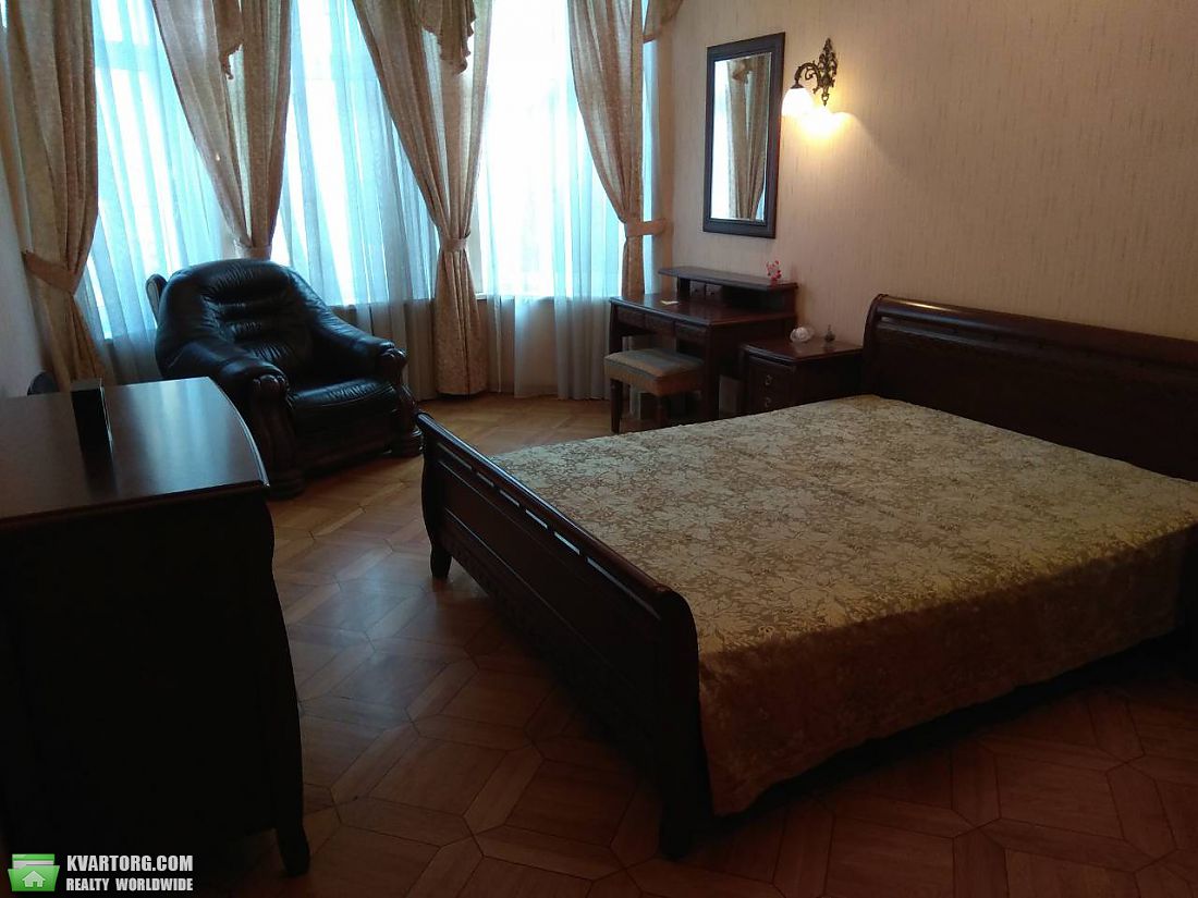 Rent out 2-room apartment. Киев,  Туровская — photo 3