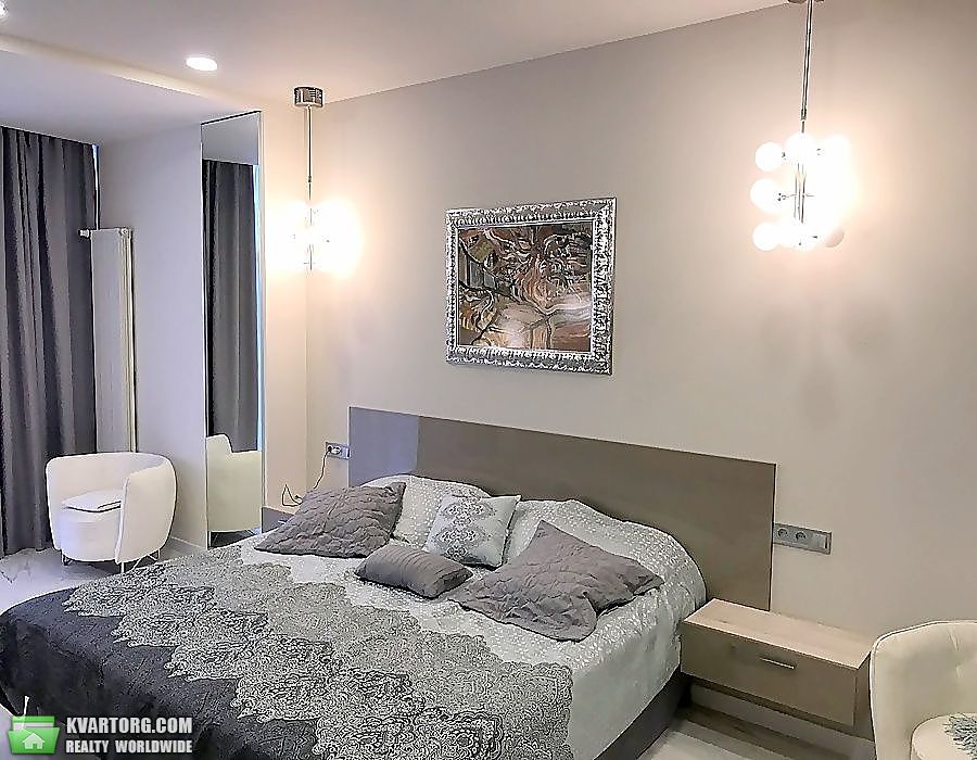 Rent out 2-room apartment. Киев, Барбюса — photo 1