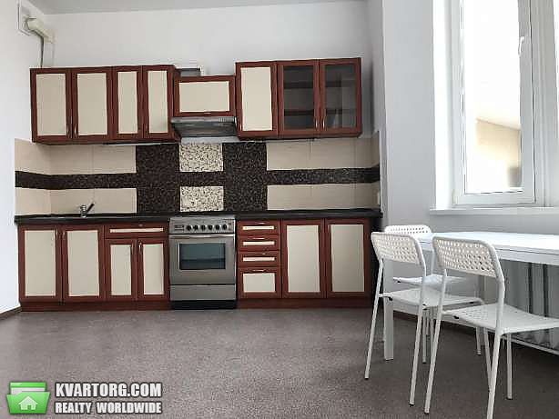 Rent out 3-room apartment. Киев,  Урловская — photo 6