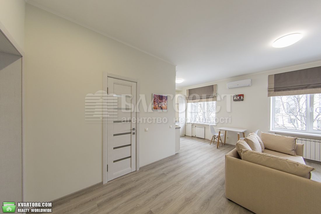 Rent out 2-room apartment. Киев,  Мазепы Ивана — photo 5