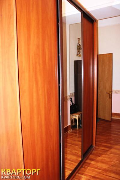 Rent out 2-room apartment. Киев,  Артема — photo 1