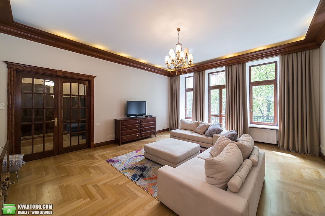 Rent out 5-room apartment. Киев,  Большая Житомирская — photo 3