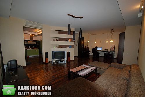 Sell 4-room apartment. Киев,  Павловская — photo 1
