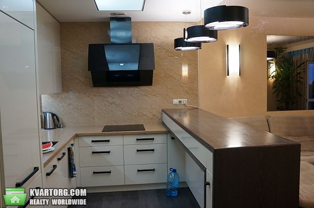 Rent out 3-room apartment. Киев,  Вышгородская — photo 2