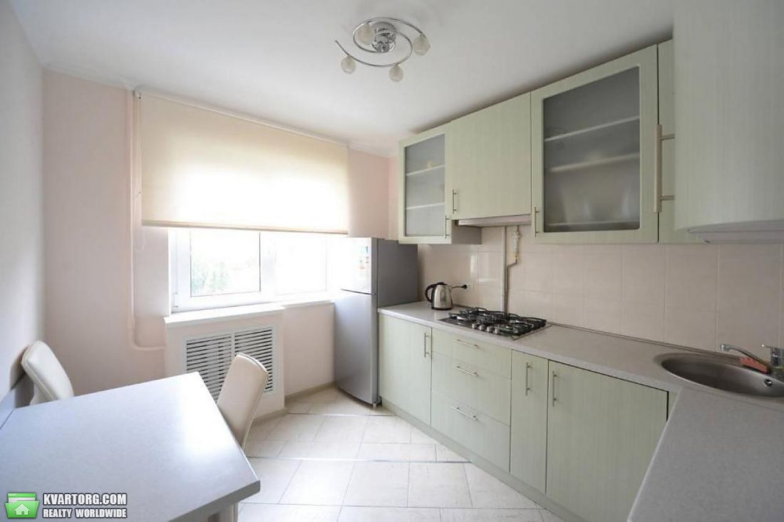 Rent out 2-room apartment. Киев,  Черновола — photo 5