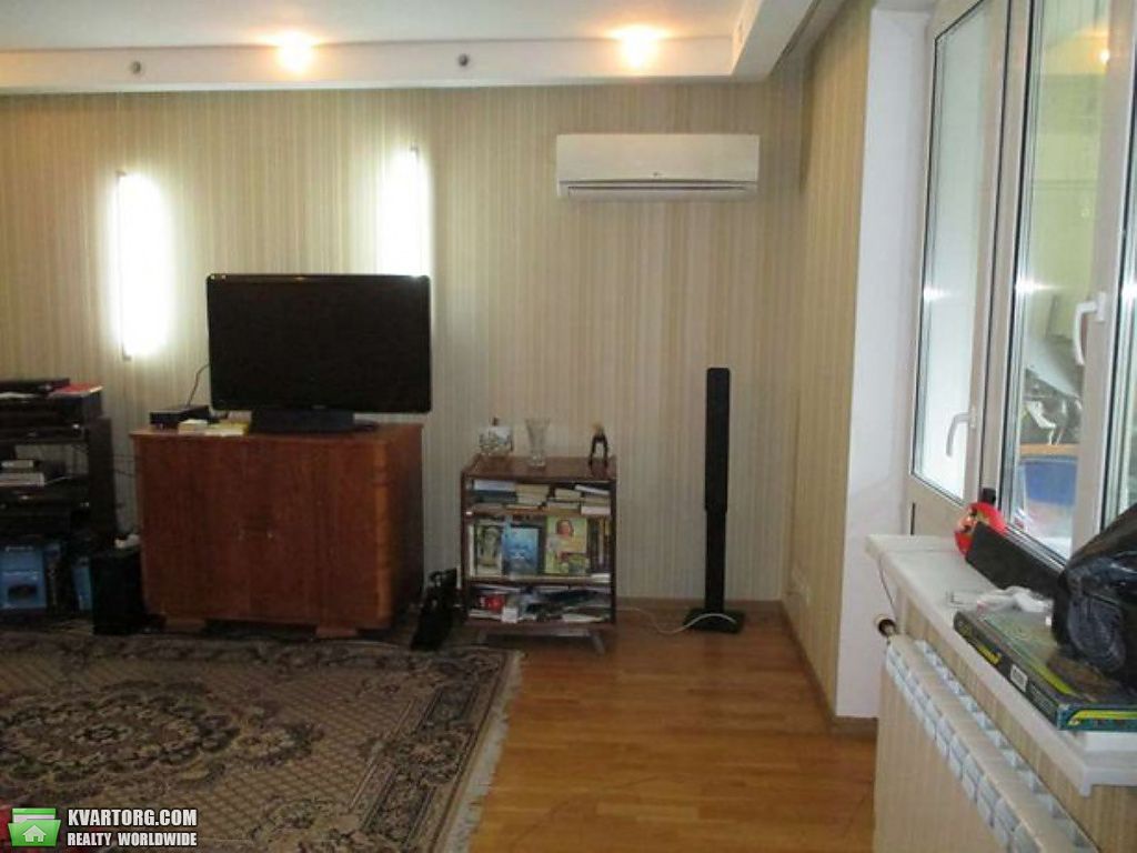 Sell 3-room apartment. Киев,  Победы пр — photo 1