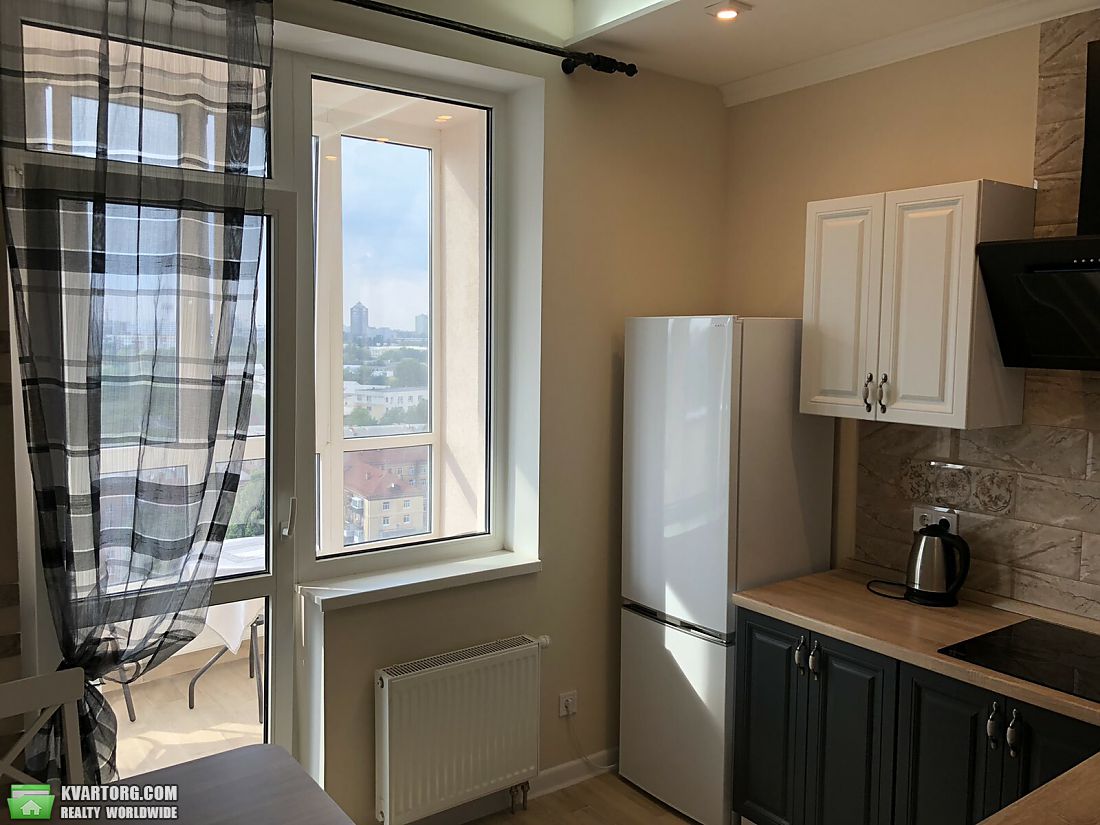 Rent out 1-room apartment. Киев, ул. Кирилло-Мефодиевская — photo 2