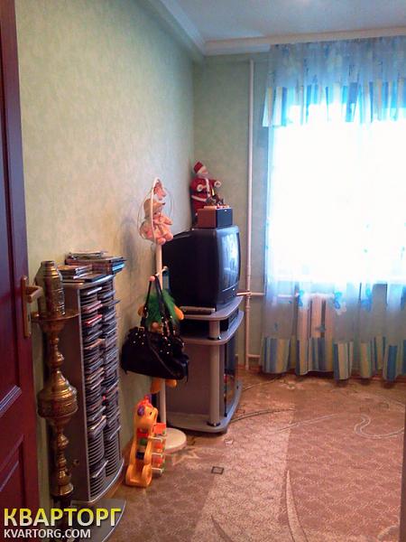 Rent out 3-room apartment. Киев,  Серафимовича — photo 2