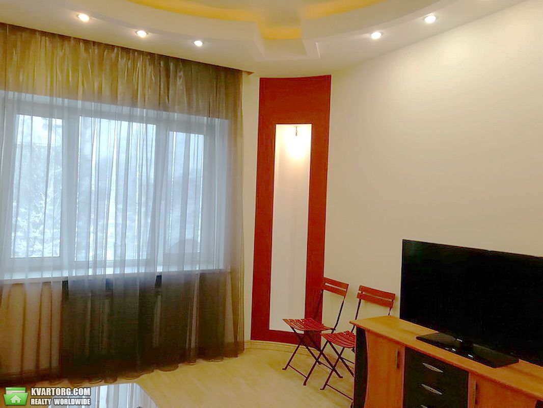 Rent out 2-room apartment. Киев,  Институтская — photo 9