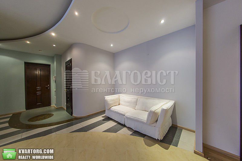 Rent out 3-room apartment. Киев,  Владимирская — photo 1