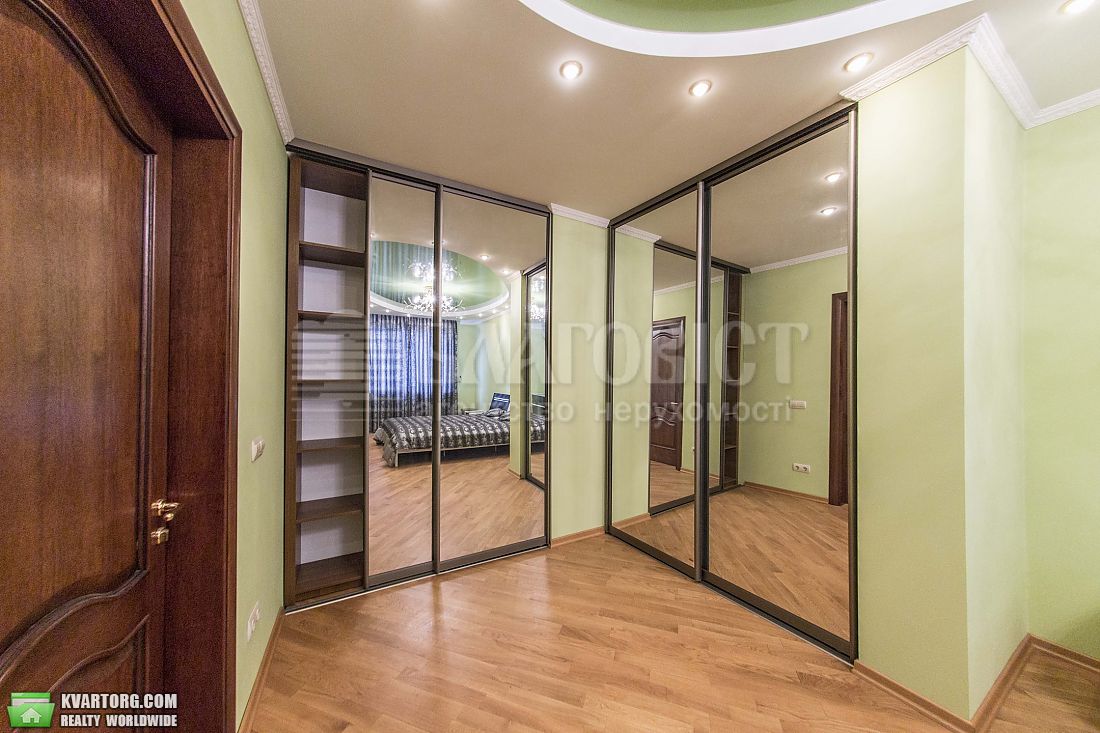 Rent out 2-room apartment. Киев,  Днепровская наб — photo 1