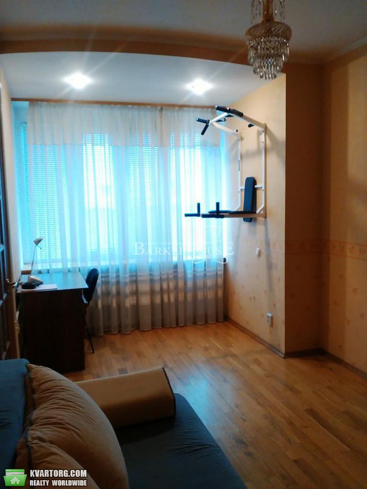 Rent out 3-room apartment. Киев,  Туровская — photo 6
