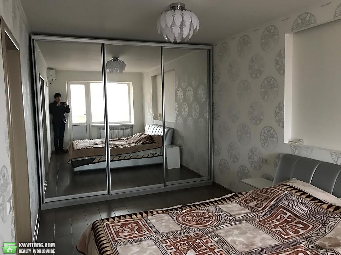 Sell 2-room apartment. Днепропетровск, Набережная Победы — photo 4