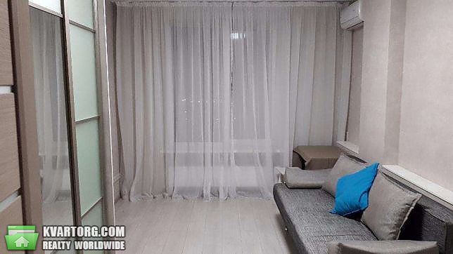 Rent out 2-room apartment. Киев,  Богатырская — photo 2