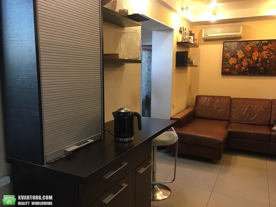 Sell 3-room apartment. Киев,  Озерная — photo 1