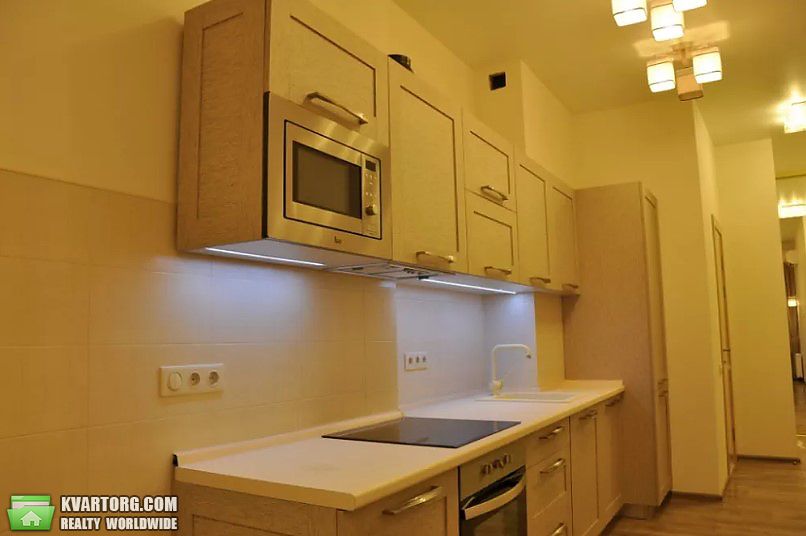 Rent out 1-room apartment. Киев,  Жилянская — photo 1