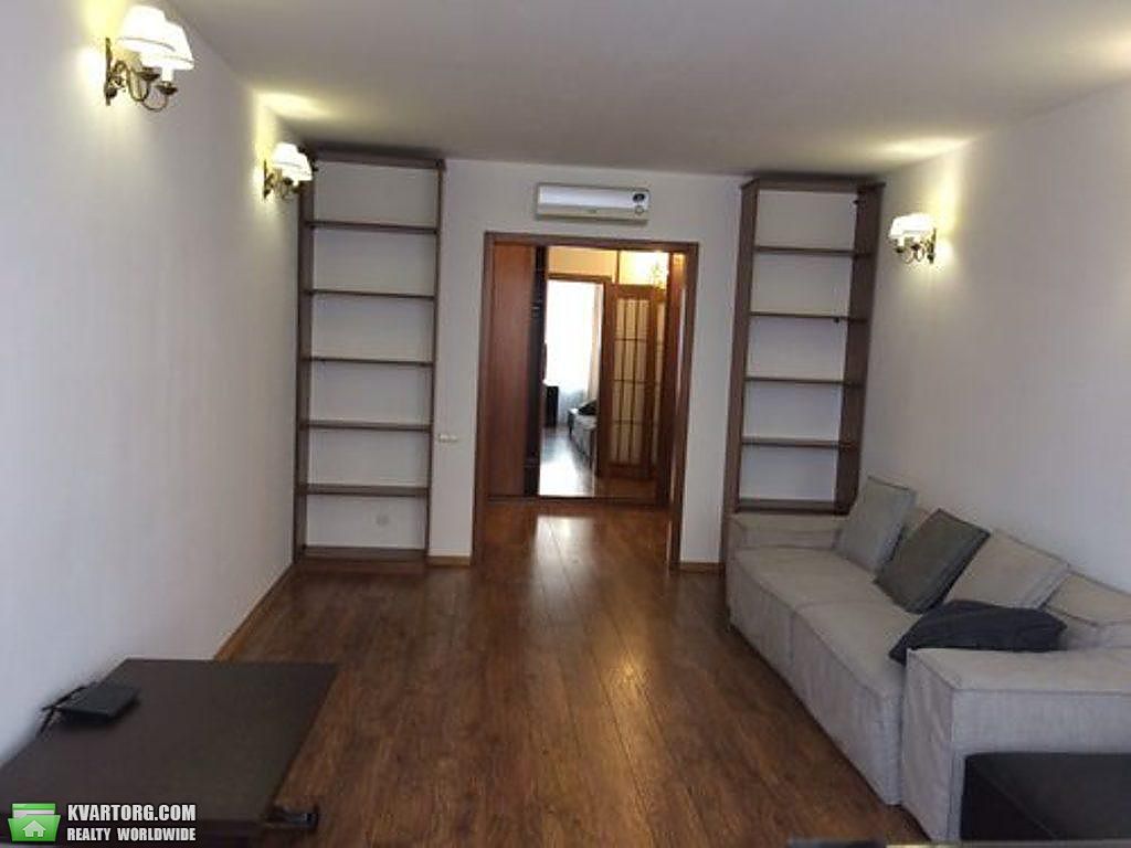 Rent out 3-room apartment. Киев,  Дмитриевская — photo 1