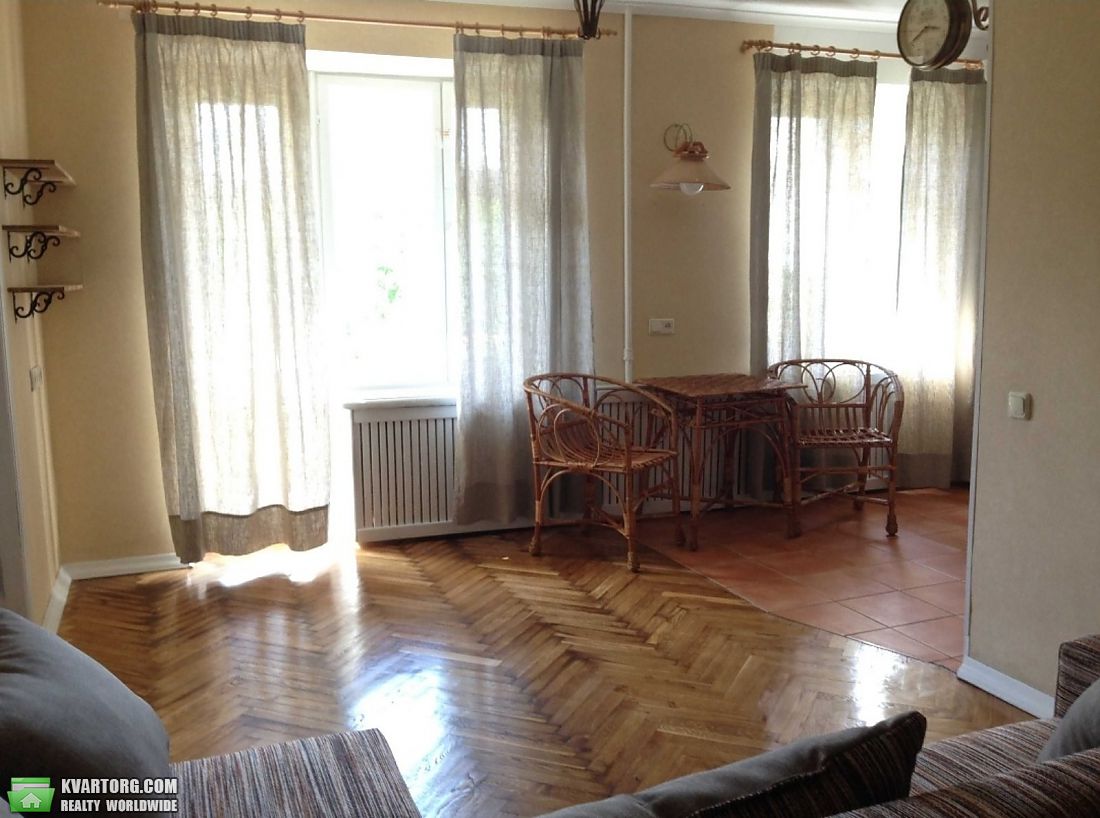 Rent out 2-room apartment. Киев,  Бастионная — photo 4