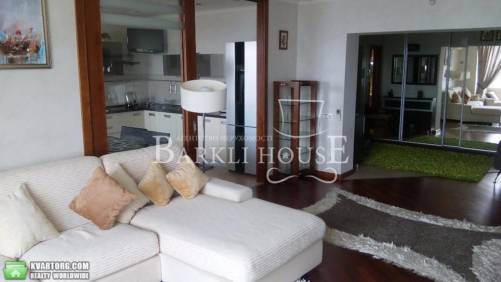 Rent out 3-room apartment. Киев,  Салютная — photo 2