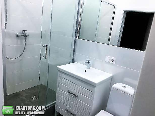 Rent out 2-room apartment. Киев,  Жилянская — photo 4