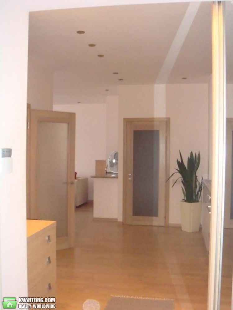 Rent out 2-room apartment. Киев,  Волошская — photo 6