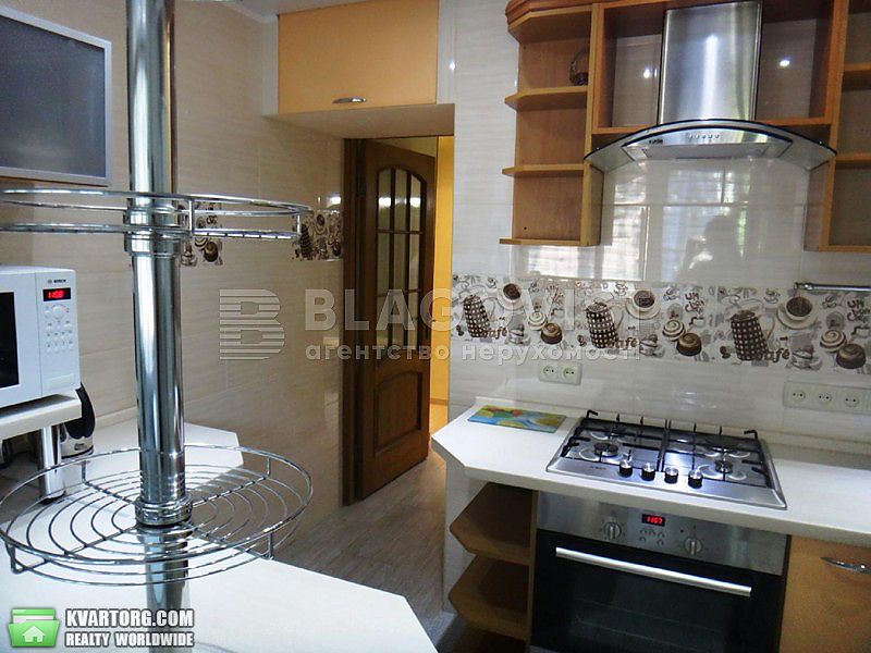 Rent out 2-room apartment. Киев,  Кловский спуск — photo 5