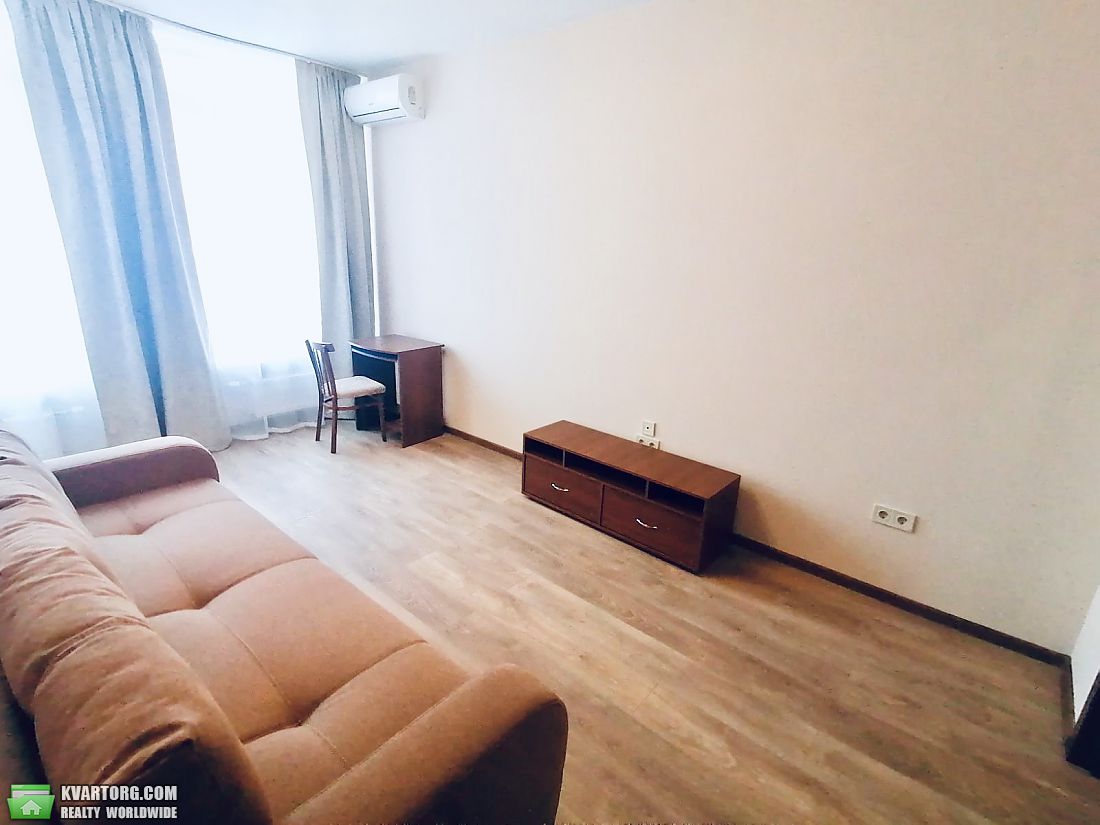 Rent out 1-room apartment. Киев, Теремковская — photo 1