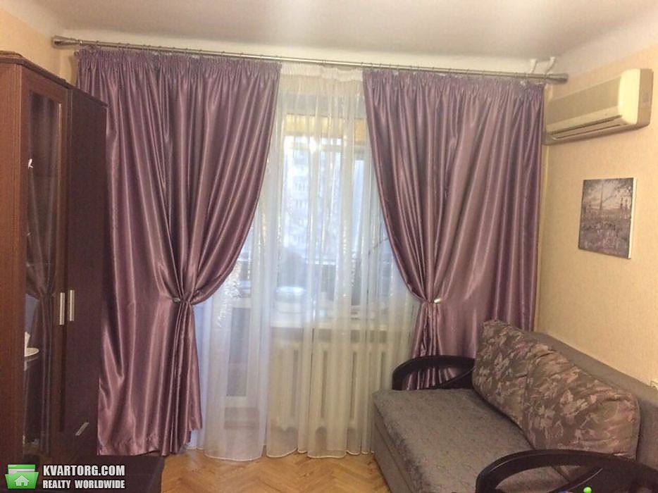 Sell 2-room apartment. Киев,  Щорса — photo 3