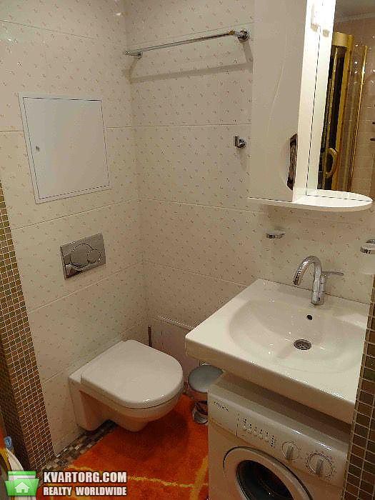 Rent out 2-room apartment. Киев,  Исаакяна — photo 6