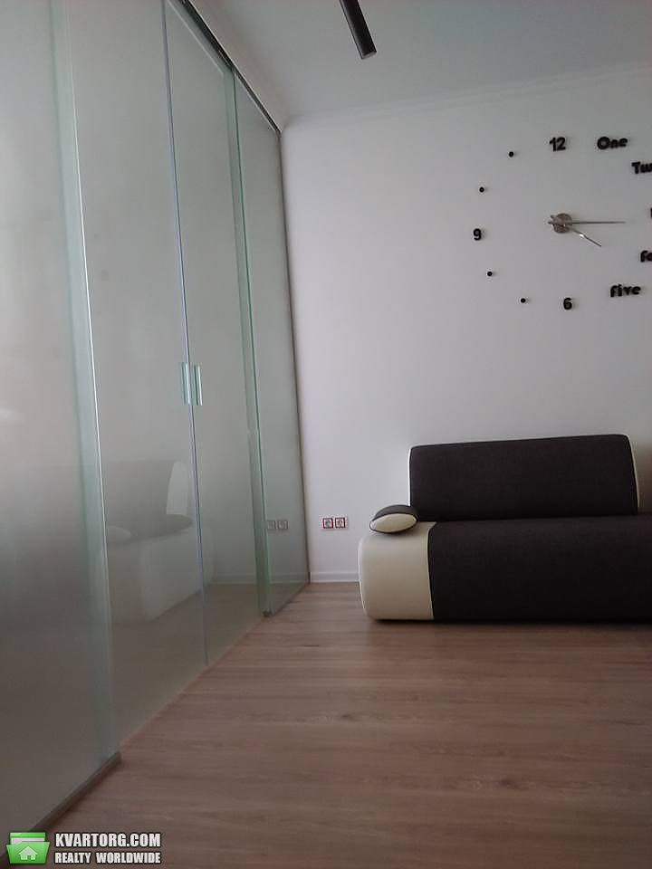Rent out 1-room apartment. Киев,  Мельникова — photo 4