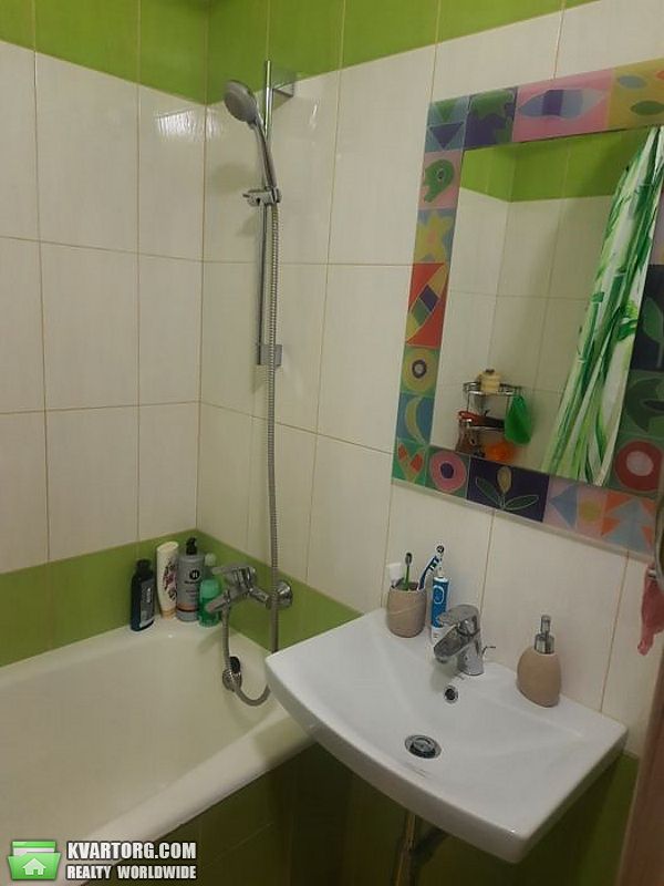 Sell 2-room apartment. Киев,  Захаровская — photo 7