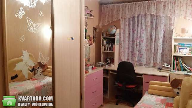 Rent out 3-room apartment. Киев, Зодчих — photo 9