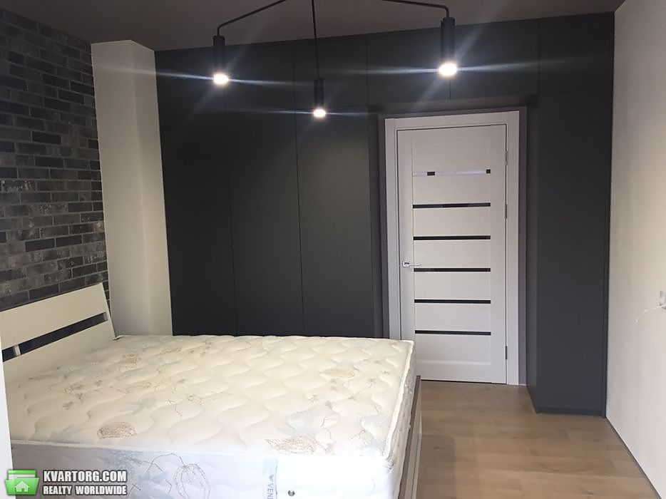 Rent out 2-room apartment. Киев,  Здолбуновская — photo 4