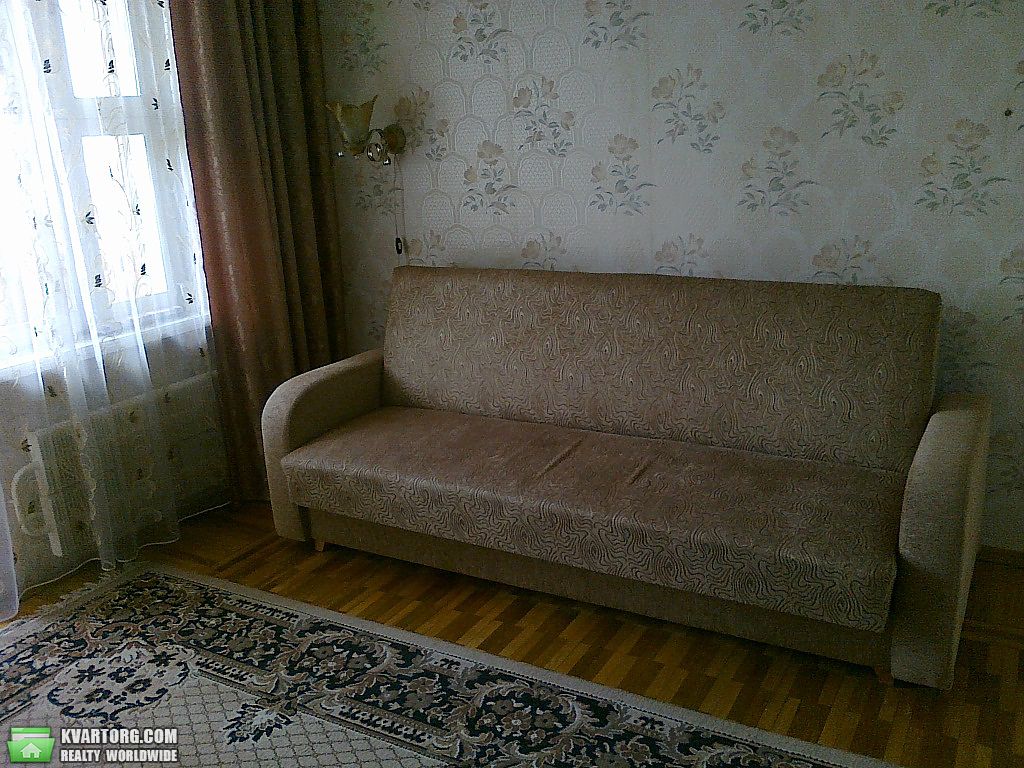 Rent out 2-room apartment. Киев,  Лаврухина — photo 3