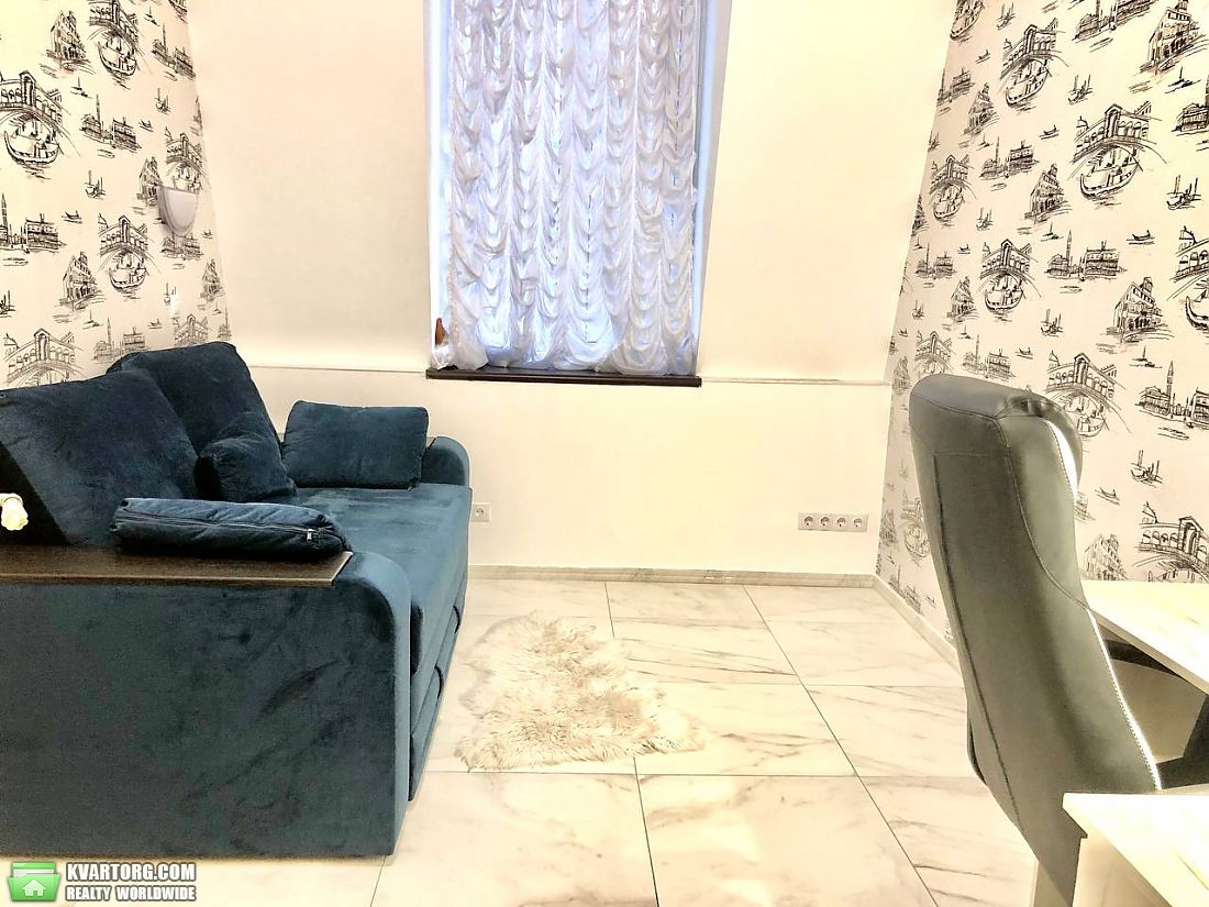 Rent out 3-room apartment. Днепропетровск, Соборная площадь — photo 6