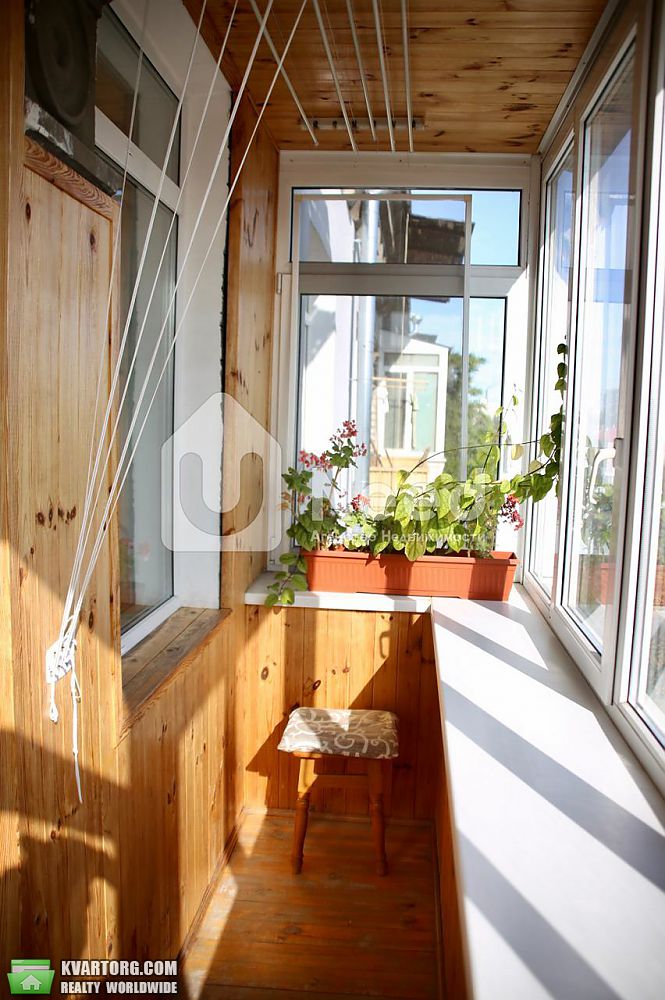 Sell 3-room apartment. Киев,  Ялтинская — photo 10