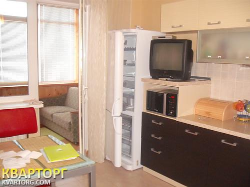 Rent out 2-room apartment. Киев, Верховной Рады бульв. — photo 2