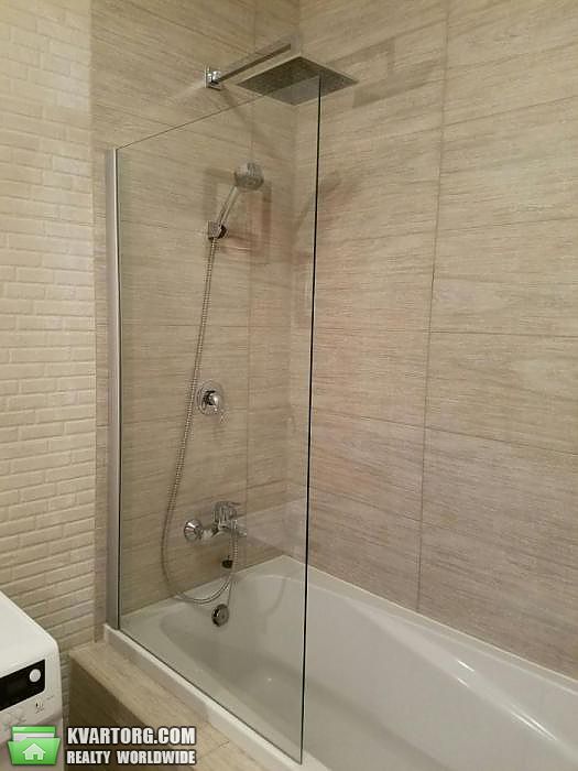 Rent out 2-room apartment. Киев,  Жилянская — photo 9